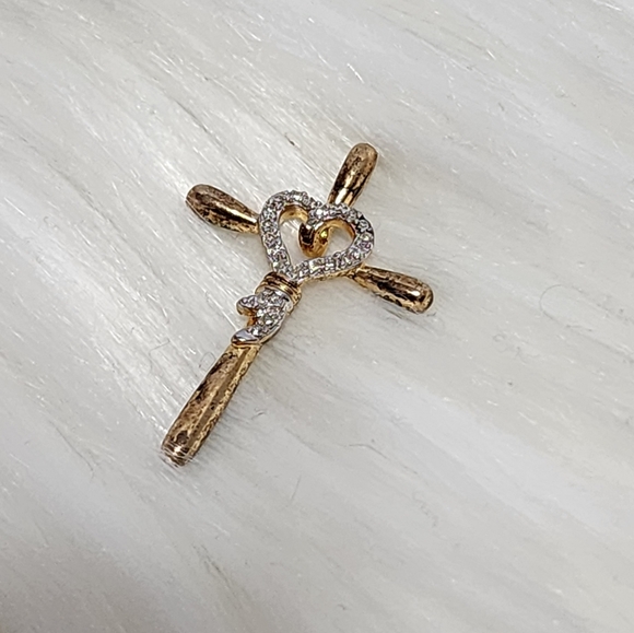 Vintage SUN Pendant Diamond Heart Sterling Silver Cross Pendant 2.2 Grams - Picture 1 of 6